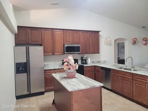 231 Alcantarra Street NW Palm Bay FL 32907