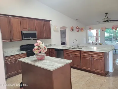 231 Alcantarra Street NW Palm Bay FL 32907