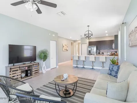 1786 Berkshire Circle SW Vero Beach FL 32968
