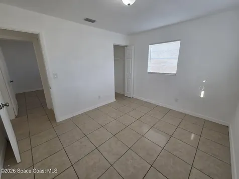 291 6th Court SW Vero Beach FL 32962