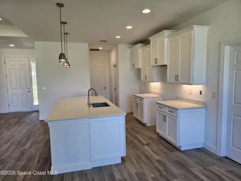 571 Fondulac Street SW Palm Bay FL 32908