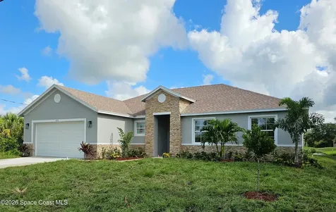 571 Fondulac Street SW Palm Bay FL 32908