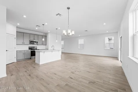 927 Castleford Avenue NE Palm Bay FL 32905