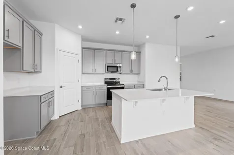 927 Castleford Avenue NE Palm Bay FL 32905