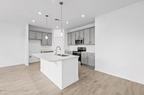 927 Castleford Avenue NE Palm Bay FL 32905