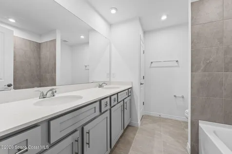 927 Castleford Avenue NE Palm Bay FL 32905