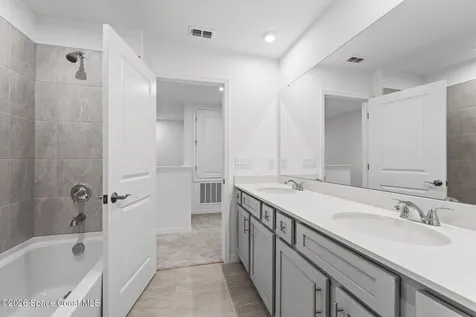 927 Castleford Avenue NE Palm Bay FL 32905