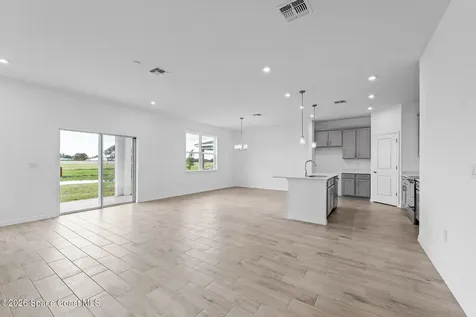 927 Castleford Avenue NE Palm Bay FL 32905