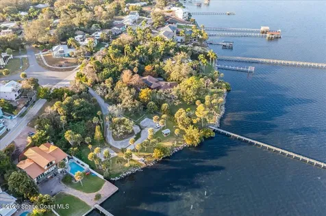 2123 N Indian River Drive Cocoa FL 32922