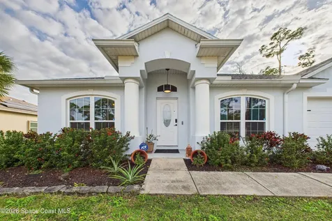 324 Brookedge Street NE Palm Bay FL 32907