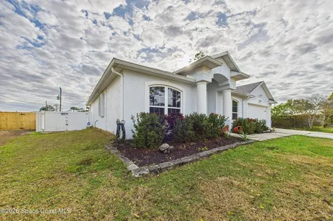 324 Brookedge Street NE Palm Bay FL 32907