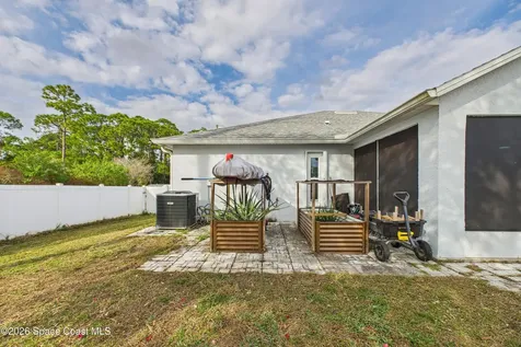 324 Brookedge Street NE Palm Bay FL 32907