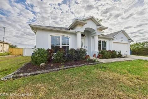 324 Brookedge Street NE Palm Bay FL 32907