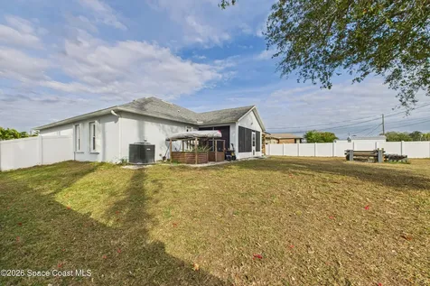 324 Brookedge Street NE Palm Bay FL 32907