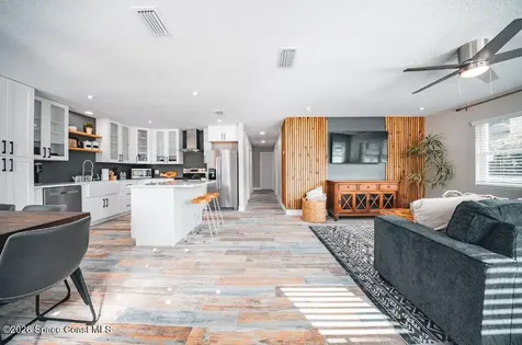 208 W Seminole Avenue Melbourne FL 32901