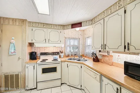 5380 Bannock Street Micco FL 32976