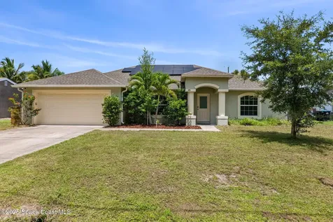 481 Almansa Street NE Palm Bay FL 32907