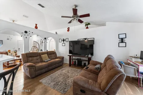 398 Taunton Road SW Palm Bay FL 32908