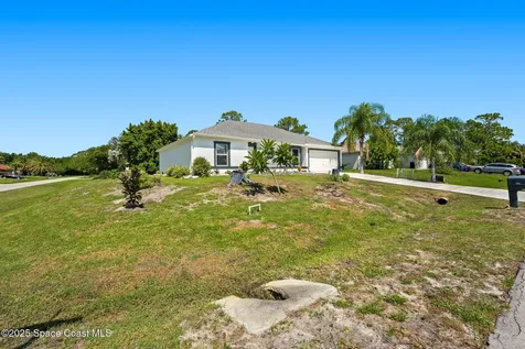 398 Taunton Road SW Palm Bay FL 32908