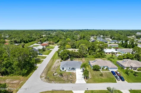 398 Taunton Road SW Palm Bay FL 32908