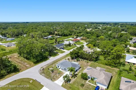 398 Taunton Road SW Palm Bay FL 32908