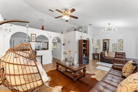 398 Taunton Road SW Palm Bay FL 32908