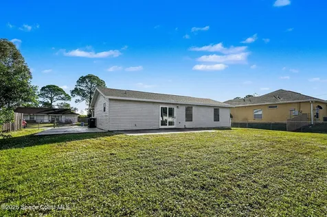 1026 Camden Avenue NW Palm Bay FL 32907