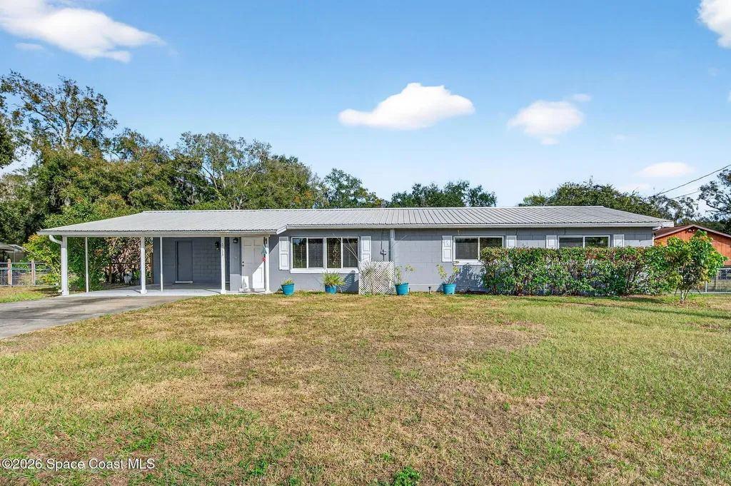 6033 Palm Street Mims FL 32754