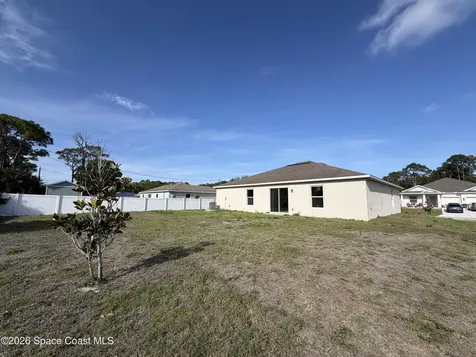 806 Trinidad Avenue SE Palm Bay FL 32909
