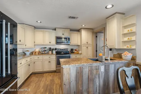 210 Parkside Place Indian Harbour Beach FL 32937