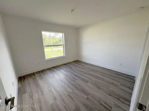 1782 Hallendale Avenue SW Palm Bay FL 32908