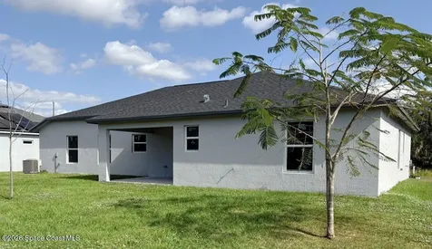 1782 Hallendale Avenue SW Palm Bay FL 32908