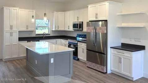 1782 Hallendale Avenue SW Palm Bay FL 32908