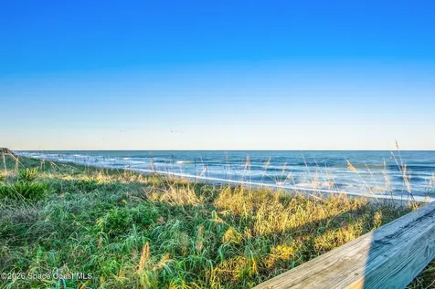 2095 Jimmy Buffett Mem Highway Indian Harbour Beach FL 32937