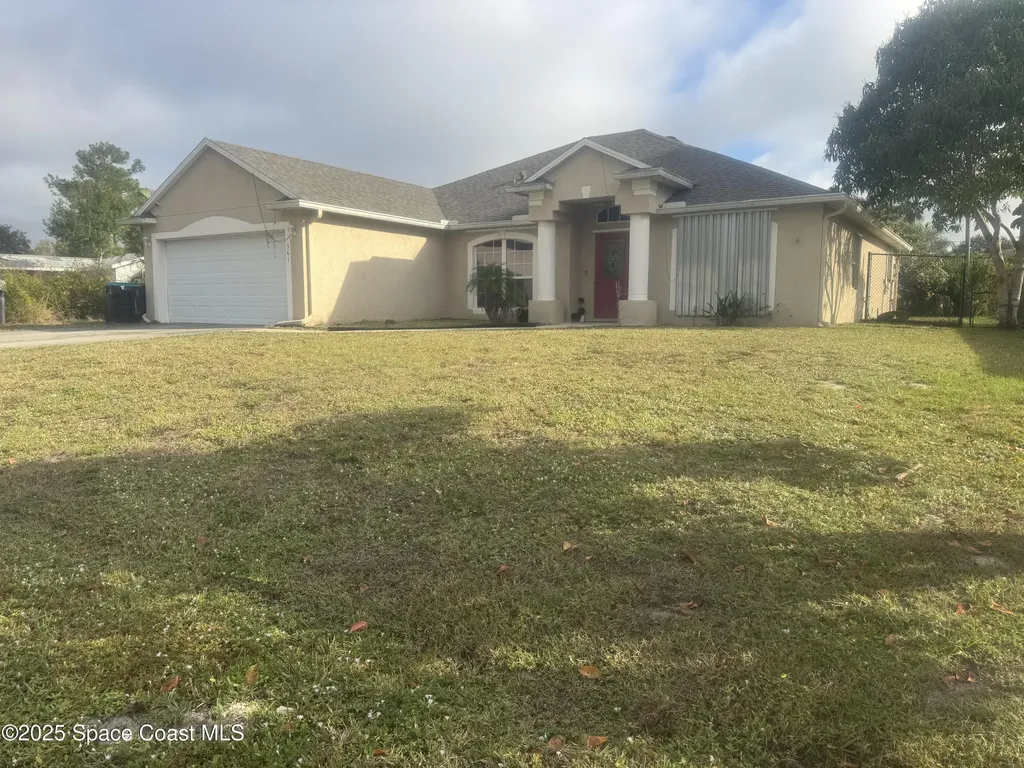561 Borraclough Avenue NW Palm Bay FL 32907