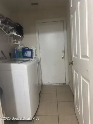561 Borraclough Avenue NW Palm Bay FL 32907