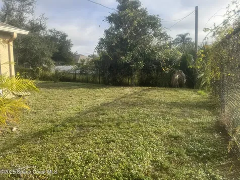561 Borraclough Avenue NW Palm Bay FL 32907