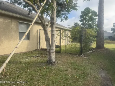 561 Borraclough Avenue NW Palm Bay FL 32907