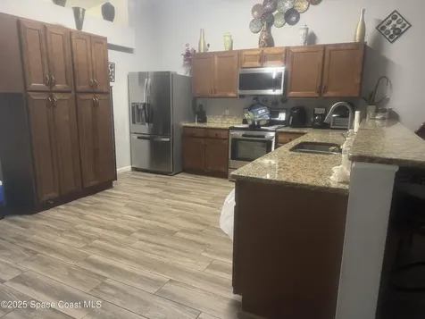 561 Borraclough Avenue NW Palm Bay FL 32907