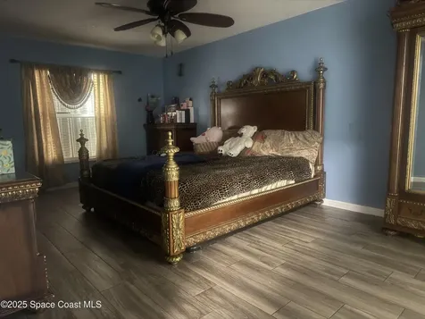 561 Borraclough Avenue NW Palm Bay FL 32907