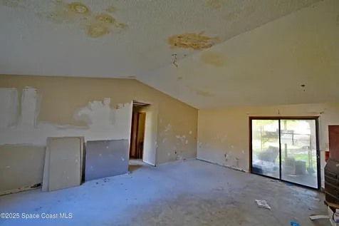 1374 Pakenham Street NW Palm Bay FL 32907
