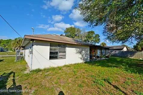 1374 Pakenham Street NW Palm Bay FL 32907