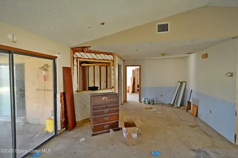 1374 Pakenham Street NW Palm Bay FL 32907