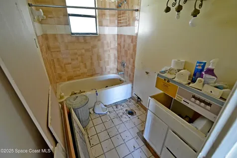1374 Pakenham Street NW Palm Bay FL 32907