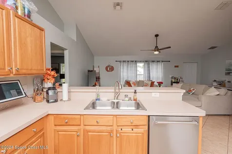 721 Taluga Avenue SE Palm Bay FL 32909