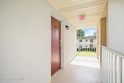 40 Vis Gdns Trail Vero Beach FL 32962