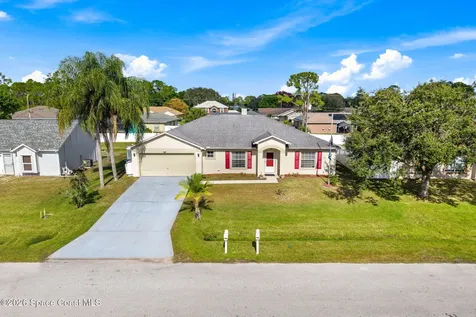 1543 Heartwellville Street NW Palm Bay FL 32907