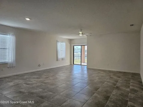 653 Old Country Road SE Palm Bay FL 32909