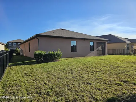 653 Old Country Road SE Palm Bay FL 32909