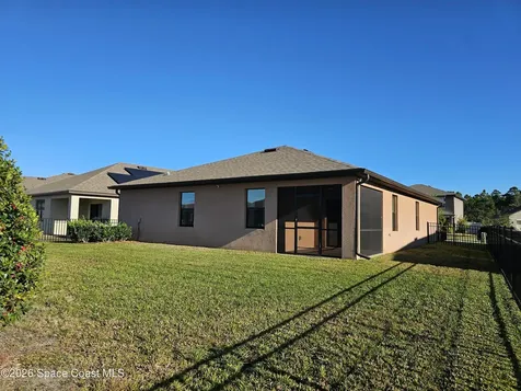 653 Old Country Road SE Palm Bay FL 32909